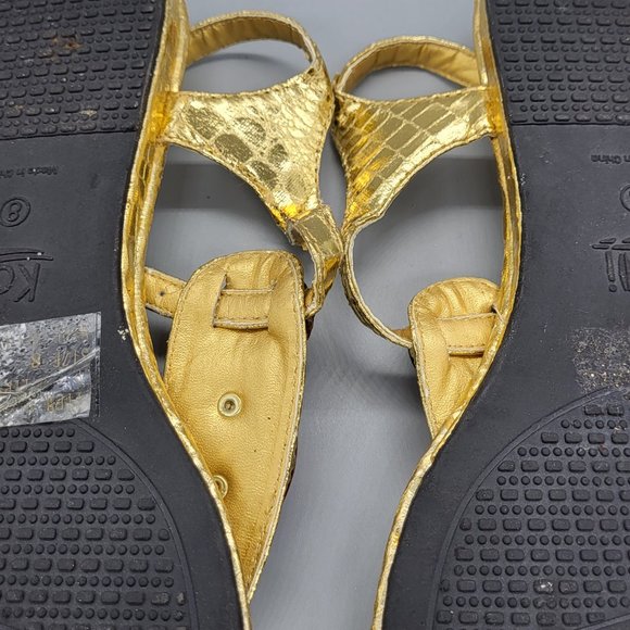KALI Gold T-Strap Sandals - Picture 5 of 12